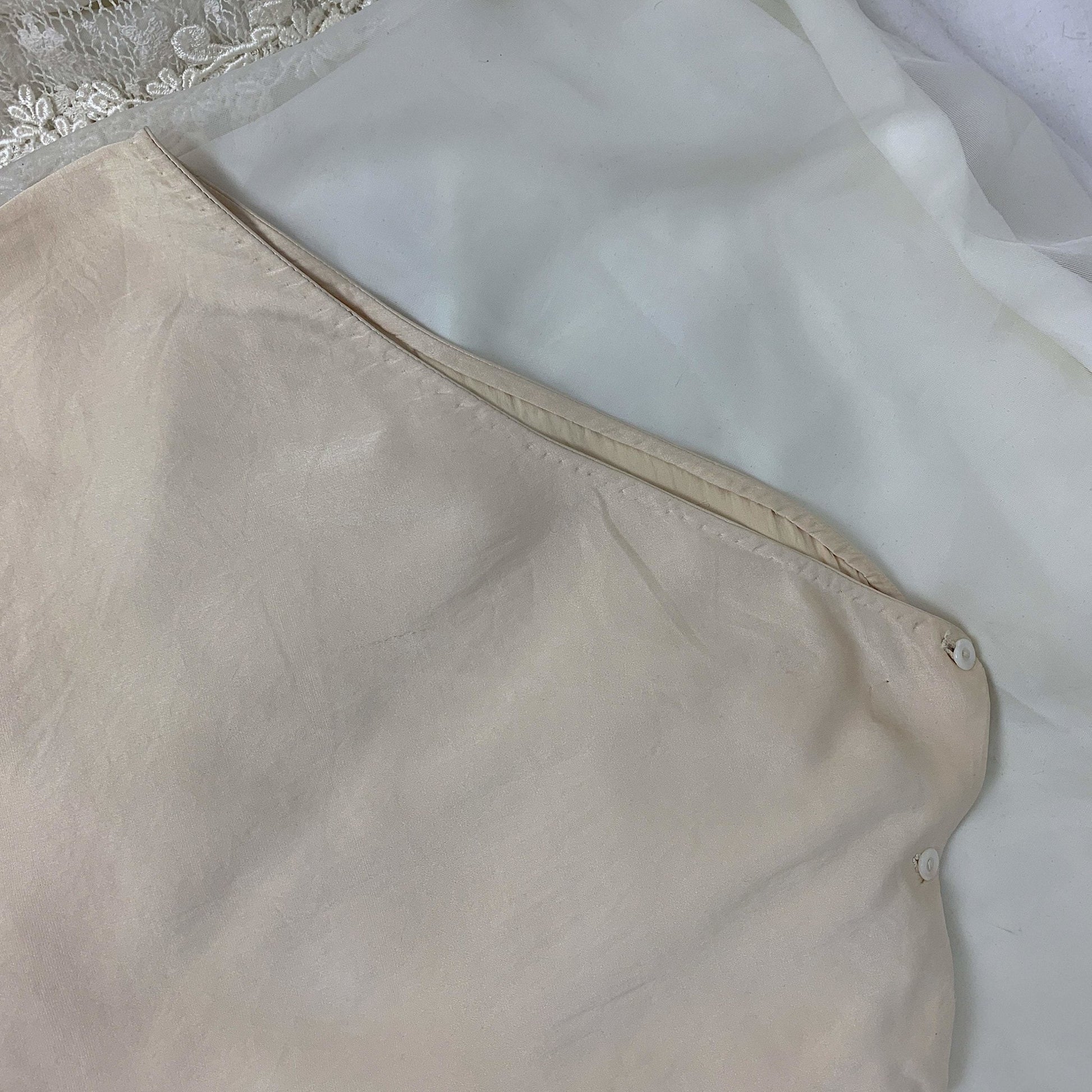 Vintage 1930's Tap Pants | Champagne Silk with Embroidered Crepe Appliqué | Size XS - Daggers & Dames