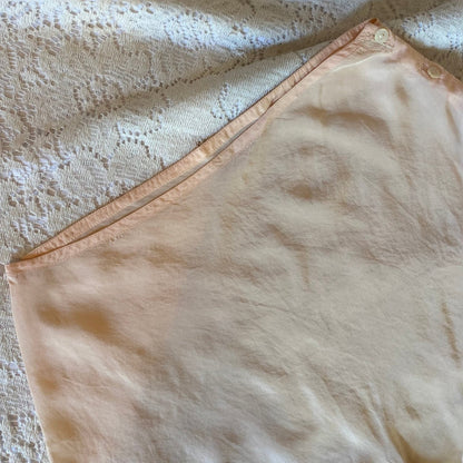 Vintage 1930's Tap Pants | Creamy Peach Silk with Floral Appliques & Embroidery | Size XS - Daggers & Dames
