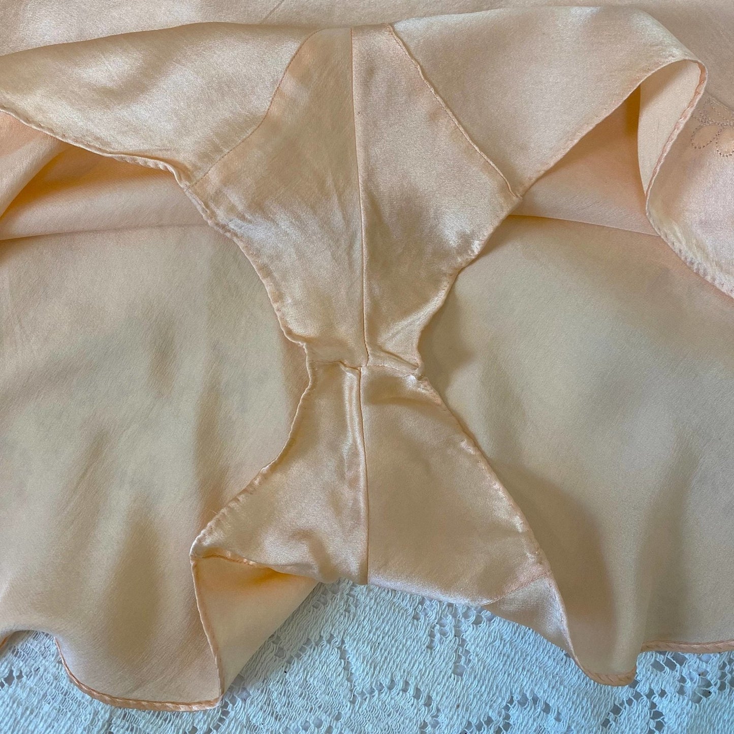 Vintage 1930's Tap Pants | Hand Stitched Rich Peach Silk with Floral Embroidery | Size S, M | Trillium - Daggers & Dames