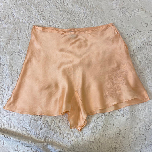 Vintage 1930's Tap Pants | Hand Stitched Rich Peach Silk with Floral Embroidery | Size S, M | Trillium - Daggers & Dames