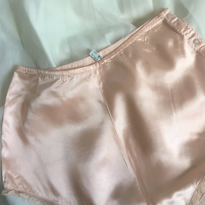 Vintage 1930's Tap Pants | Pink Rayon Satin with Lace & Button Up Hip | Treasures of Paris | Size XS - Daggers & Dames