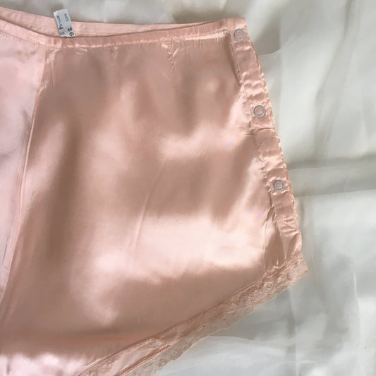 Vintage 1930's Tap Pants | Pink Rayon Satin with Lace & Button Up Hip | Treasures of Paris | Size XS - Daggers & Dames