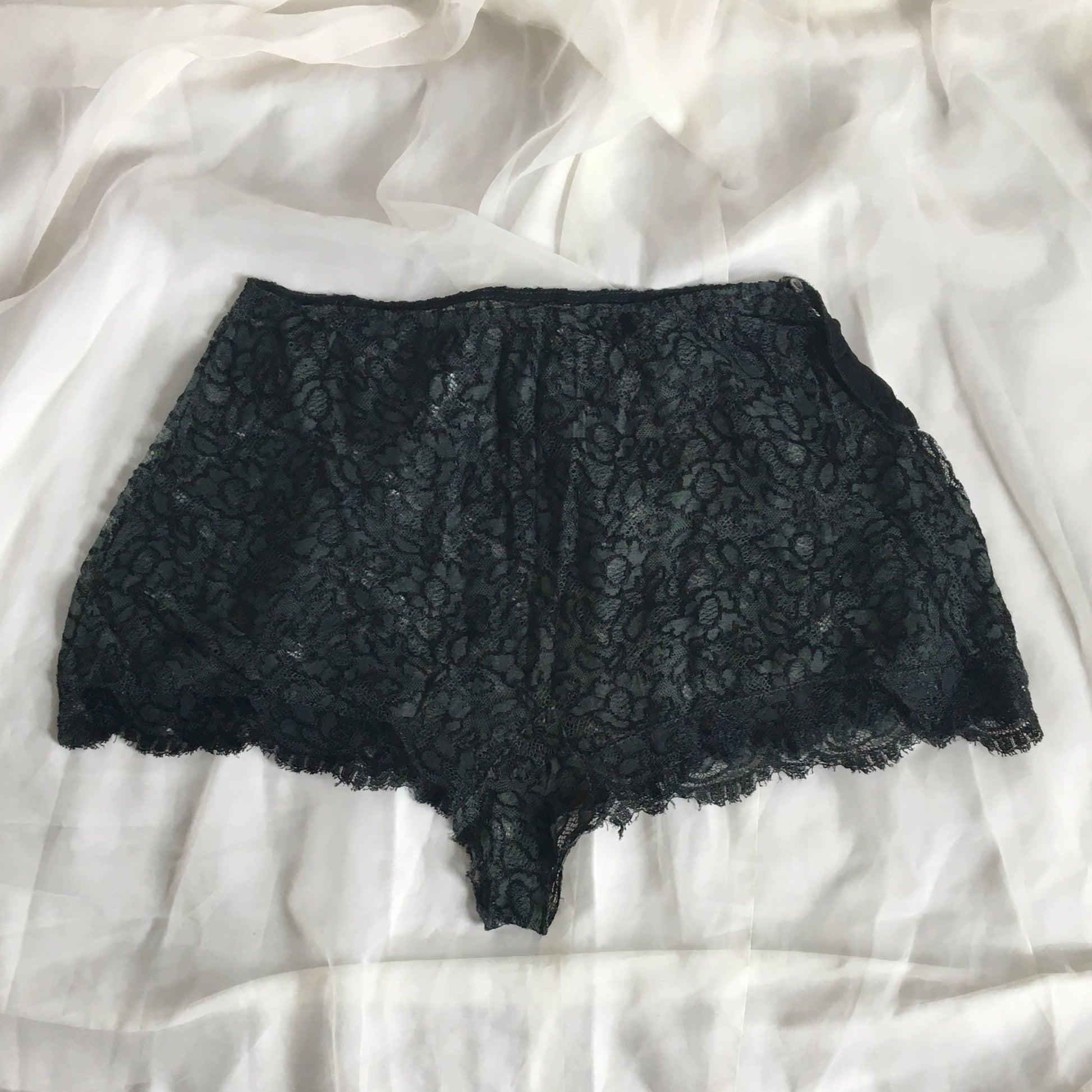 Vintage 1930's Tap Pants | Sheer Black & Gray Chantilly Lace with Shell Button | Size S - Daggers & Dames
