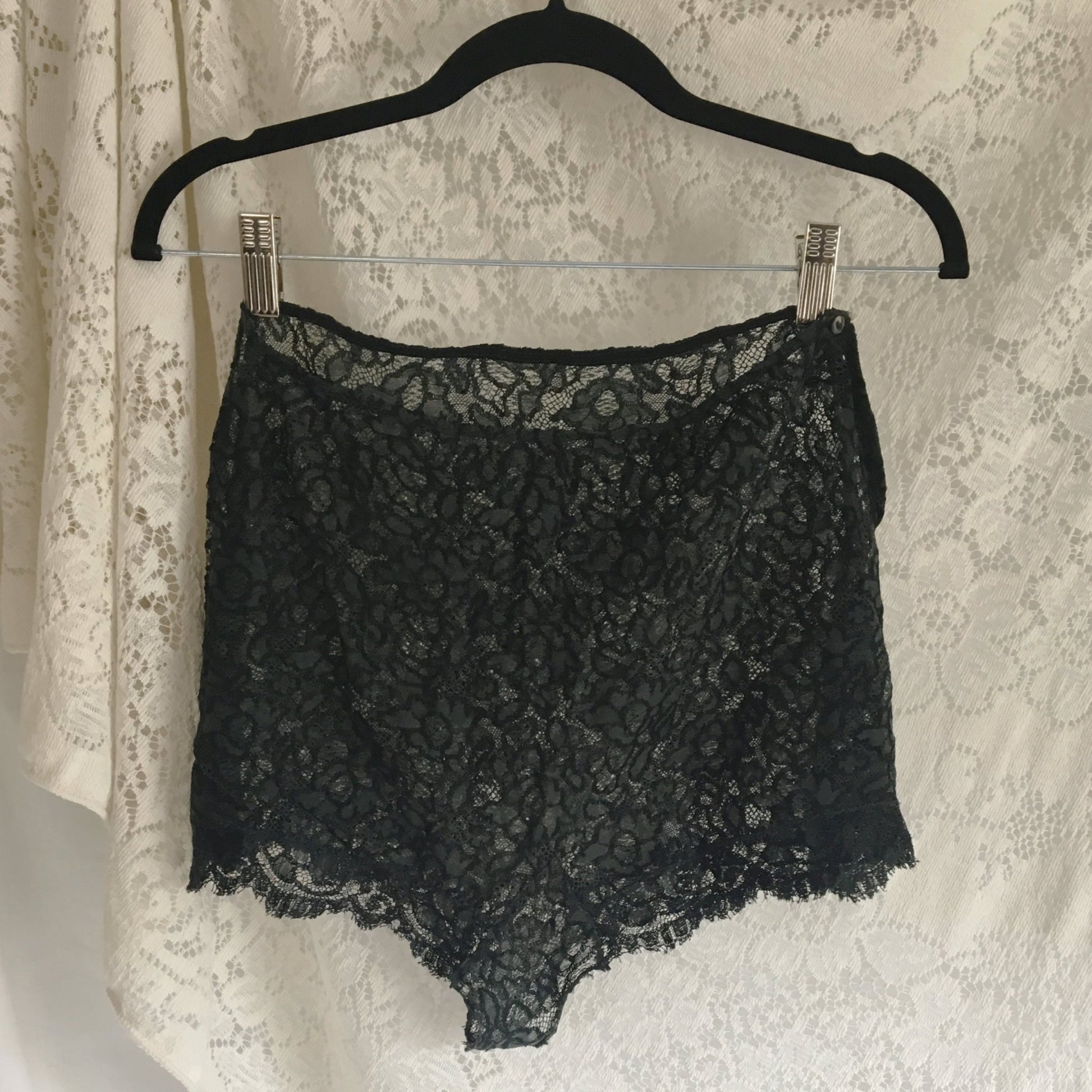 Vintage 1930's Tap Pants | Sheer Black & Gray Chantilly Lace with Shell Button | Size S - Daggers & Dames