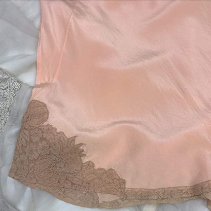 Vintage 1930's Tap Pants | Size M/L | Pale Peach Silk with Nude Floral Alençon Lace | D'Allaird's Coast to Coast - Daggers & Dames