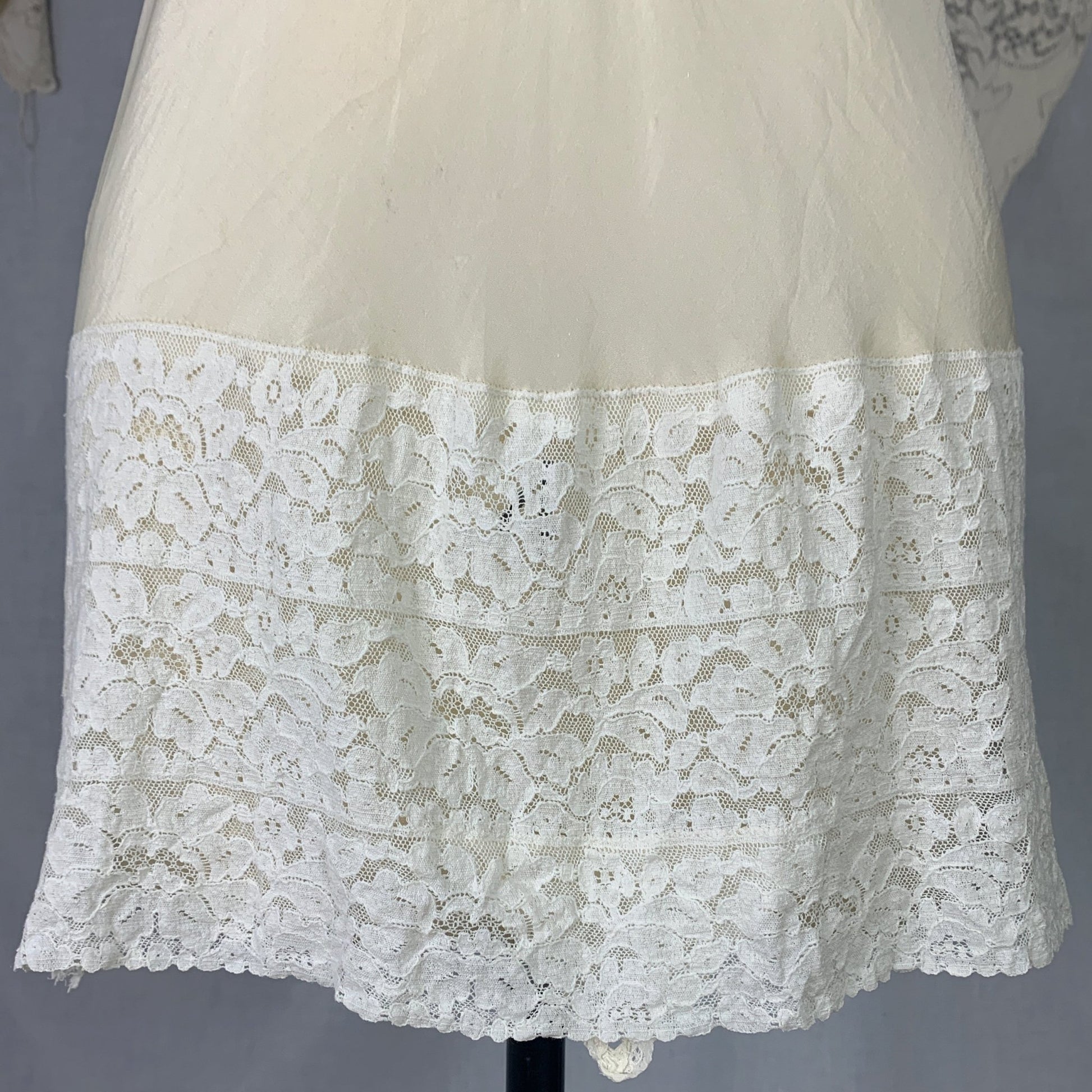 Vintage 1930's Teddy Chemise | Sheer Ivory Silk with White Floral Lace | Size SM - Daggers & Dames