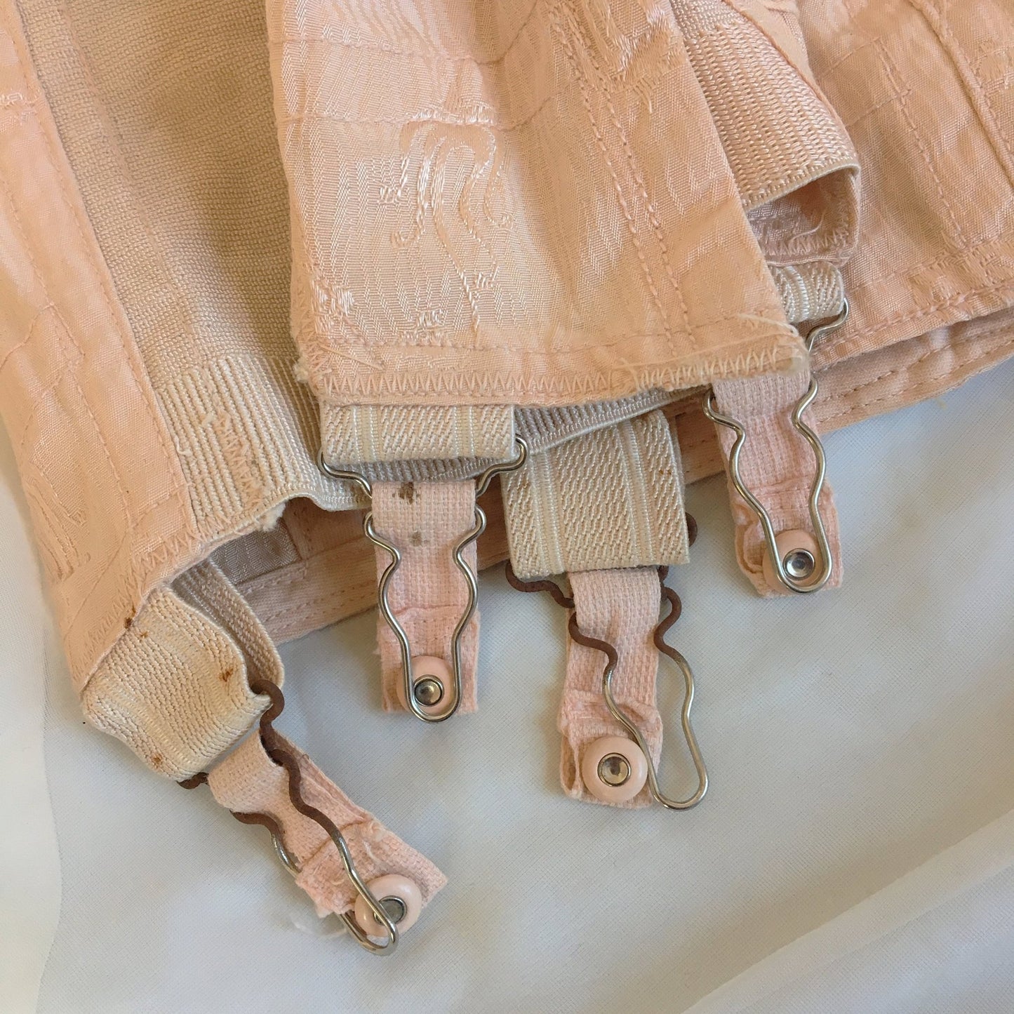 Vintage 1940's All in One Girdle | Antique Rose Pink Rayon with Satin Damask & Cotton Lace | Famise | Size M, LG - Daggers & Dames