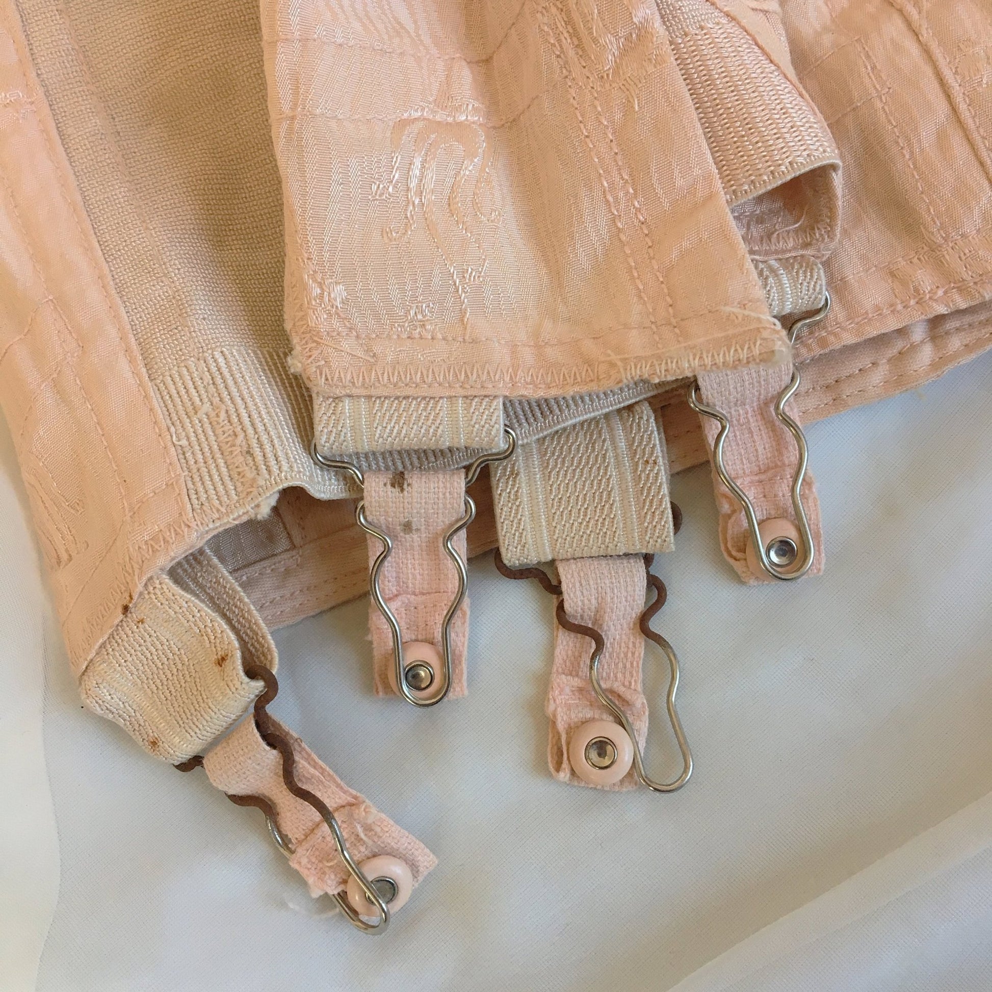 Vintage 1940's All in One Girdle | Antique Rose Pink Rayon with Satin Damask & Cotton Lace | Famise | Size M, LG - Daggers & Dames