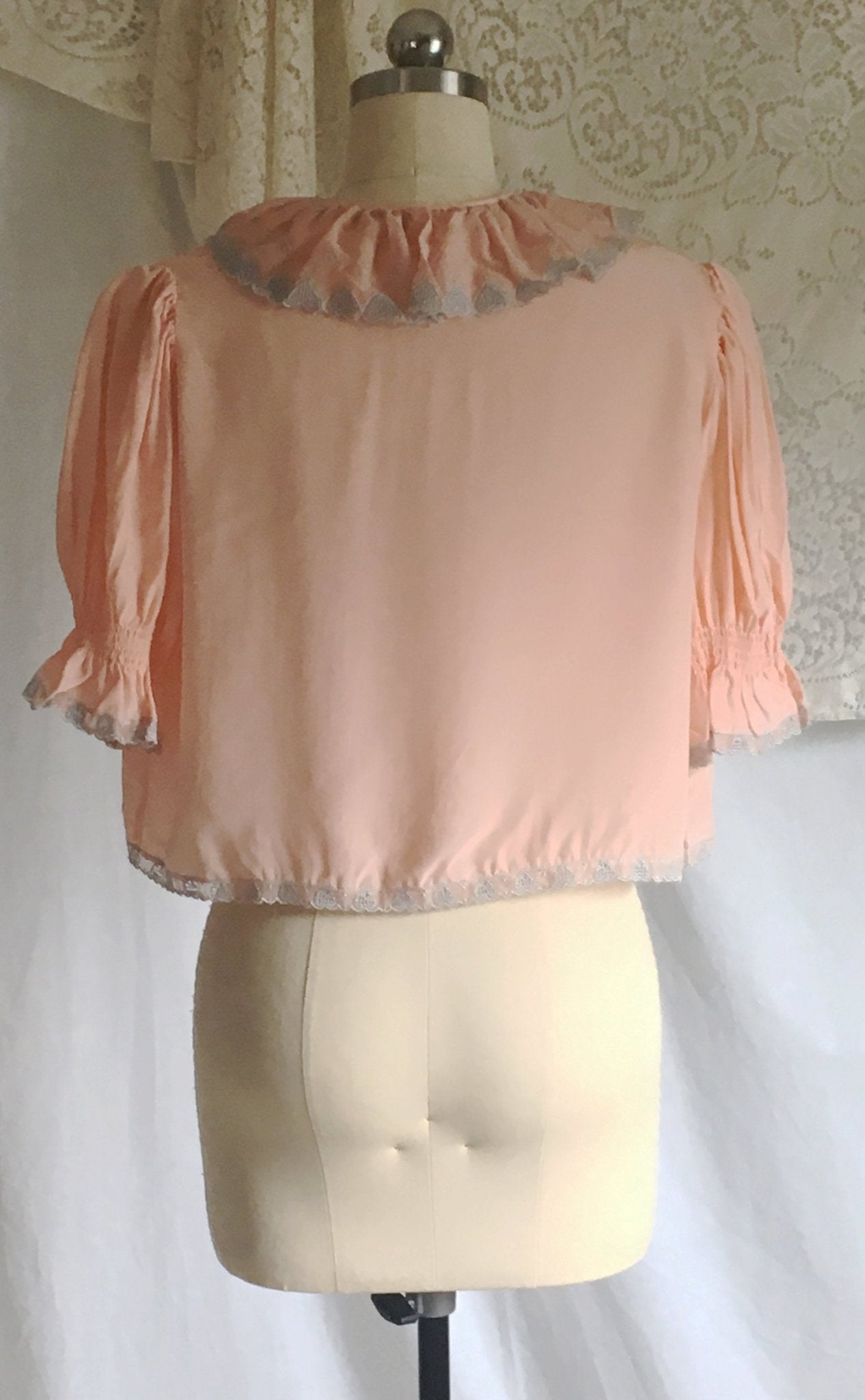 Vintage 1940's Bed Jacket | Bubblegum Pink Rayon with Gray Heart Embroidery | Size XS, S - Daggers & Dames