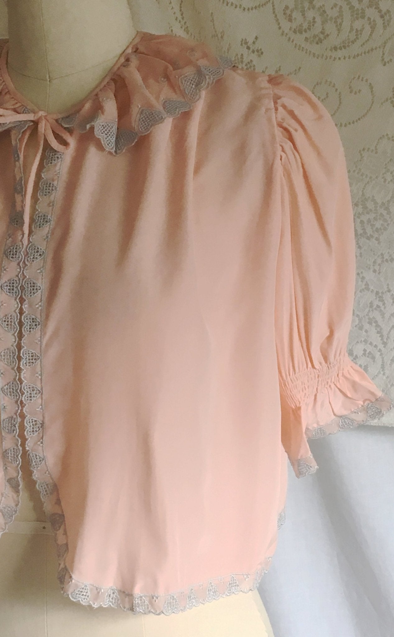 Vintage 1940's Bed Jacket | Bubblegum Pink Rayon with Gray Heart Embroidery | Size XS, S - Daggers & Dames