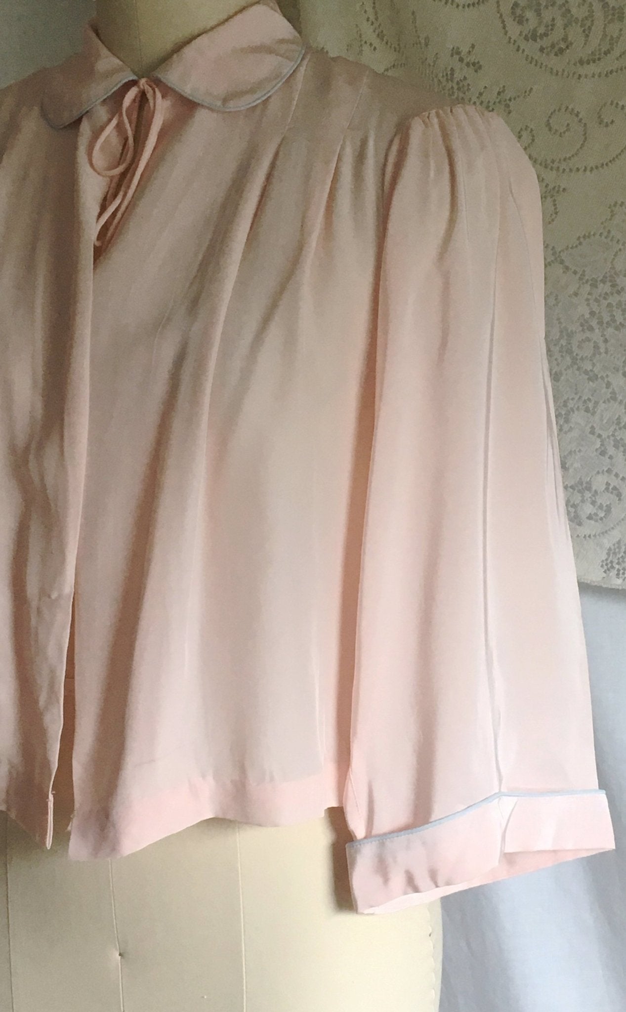 Vintage 1940's Bed Jacket | Pale Pink Rayon with Gray Piping and Bell Sleeves | Size S, M - Daggers & Dames