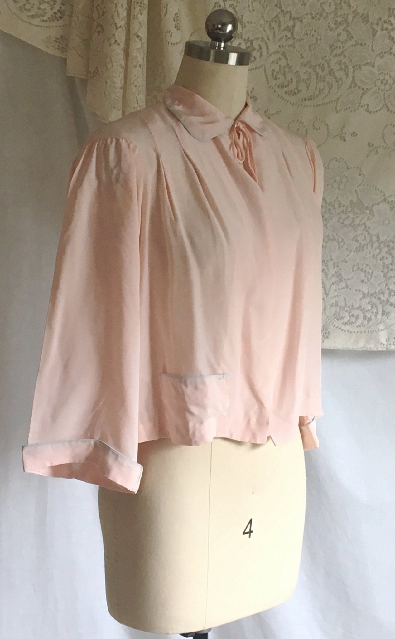 Vintage 1940's Bed Jacket | Pale Pink Rayon with Gray Piping and Bell Sleeves | Size S, M - Daggers & Dames
