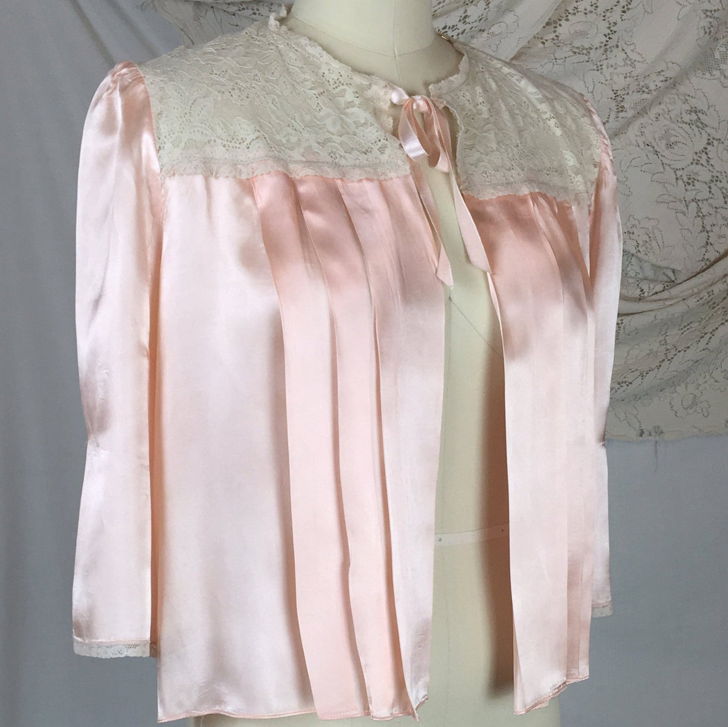 VIntage 1940's Bed Jacket | Rosy Pink Rayon Satin with Lace & Pleated Bodice | Size SM, MED, LG - Daggers & Dames