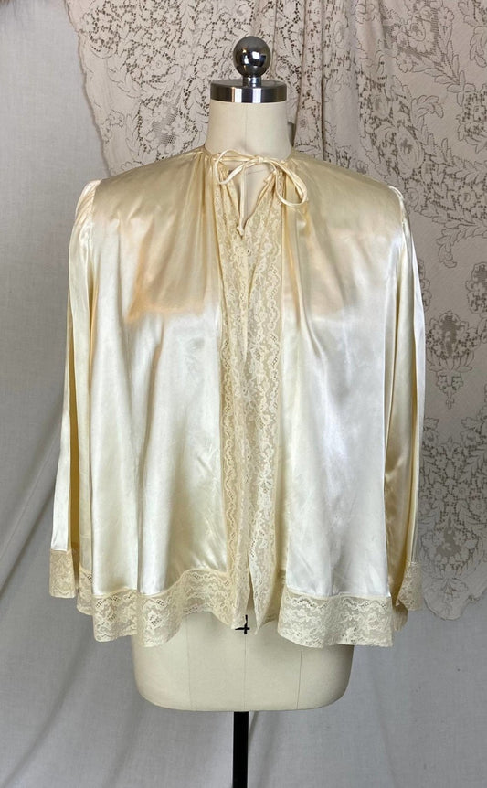 Vintage 1940's Bed Jacket | Warm Champagne Ivory Rayon Satin with Lace & Belled Sleeves | Size S, M - Daggers & Dames