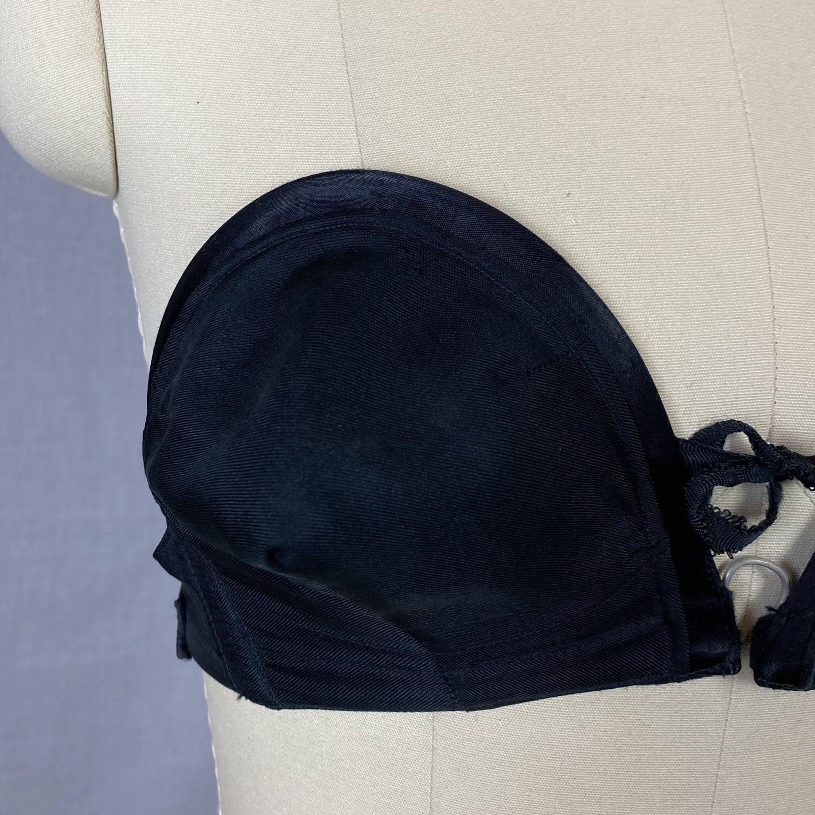 Vintage 1940's Bra | Black Silk with Overwire & Double Strap Back | Size 32 C, 34 B, 36 A - Daggers & Dames