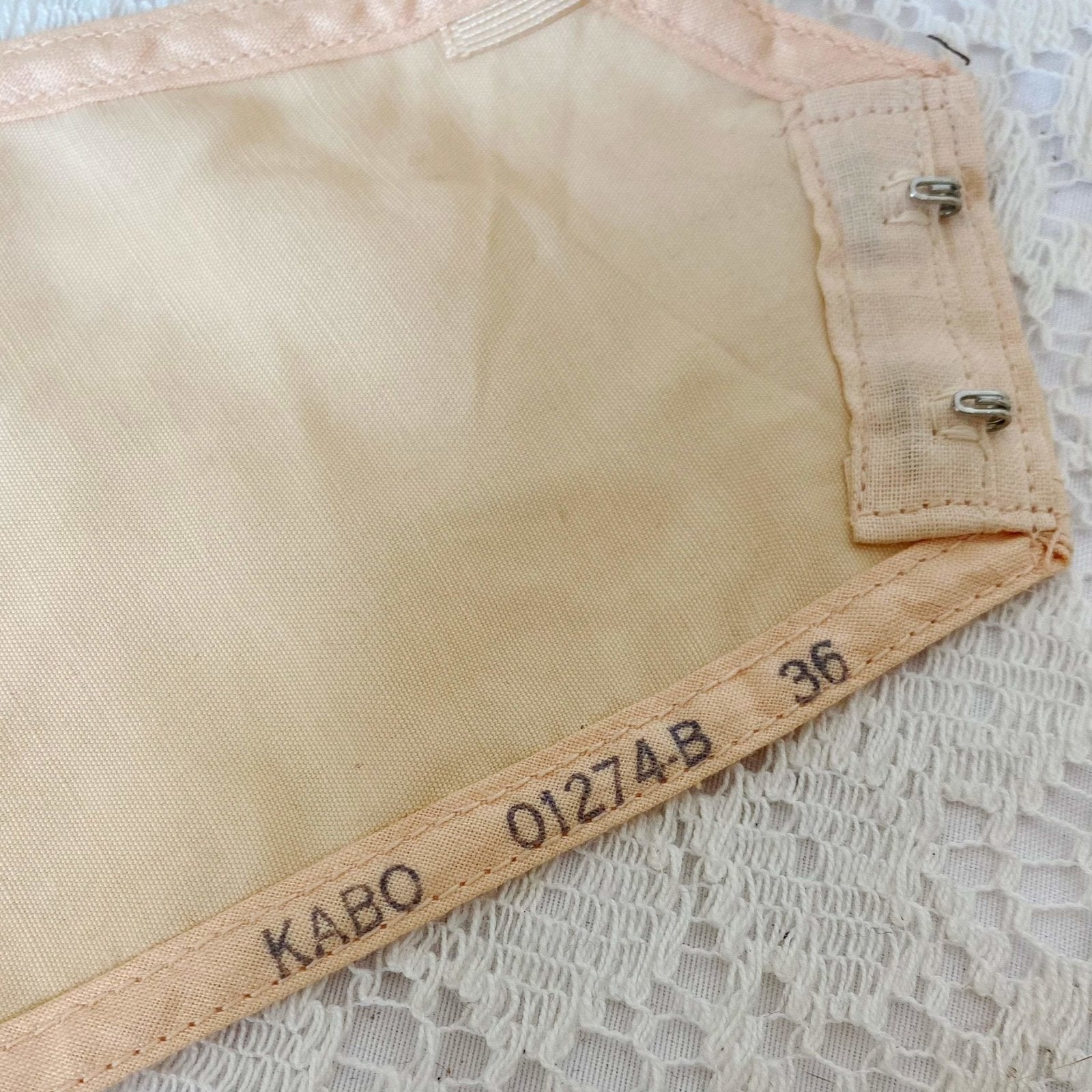 Vintage 1940's Bra | Peach Cotton & Rayon with Darted Cups | Size 36 B, 34 C | Kabo - Daggers & Dames