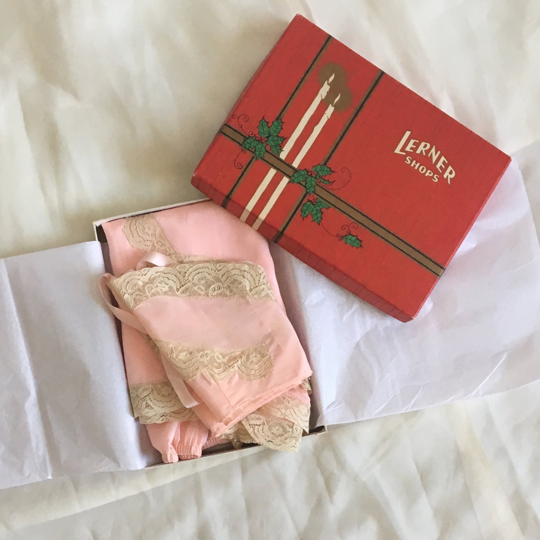 Vintage 1940's Bra & Tap Pants -New in Box | Light Pink Pure Silk with Ecru Lace | New Old Stock | Flapper Lingerie Set | Size M, LG - Daggers & Dames