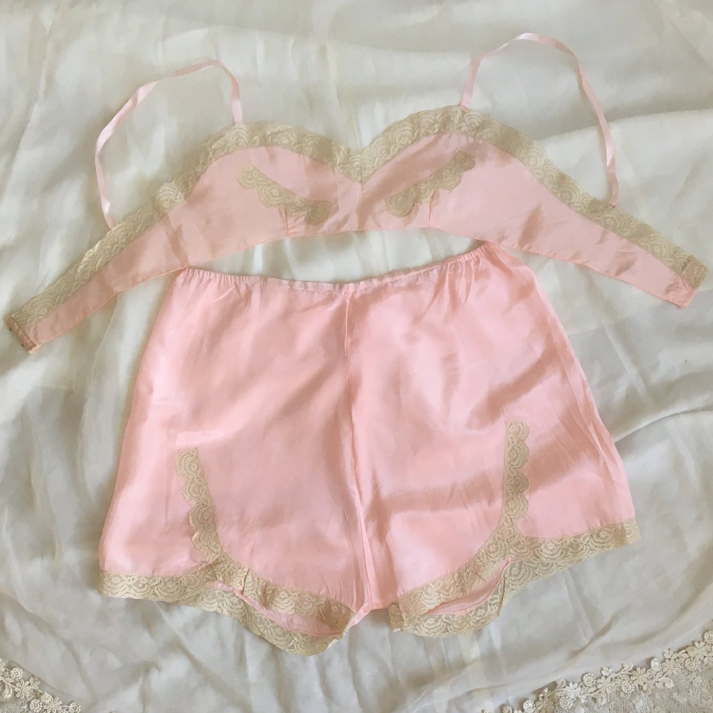 Vintage 1940's Bra & Tap Pants -New in Box | Light Pink Pure Silk with Ecru Lace | New Old Stock | Flapper Lingerie Set | Size M, LG - Daggers & Dames