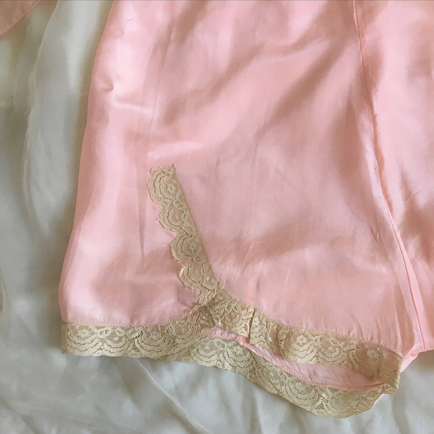 Vintage 1940's Bra & Tap Pants -New in Box | Light Pink Pure Silk with Ecru Lace | New Old Stock | Flapper Lingerie Set | Size M, LG - Daggers & Dames