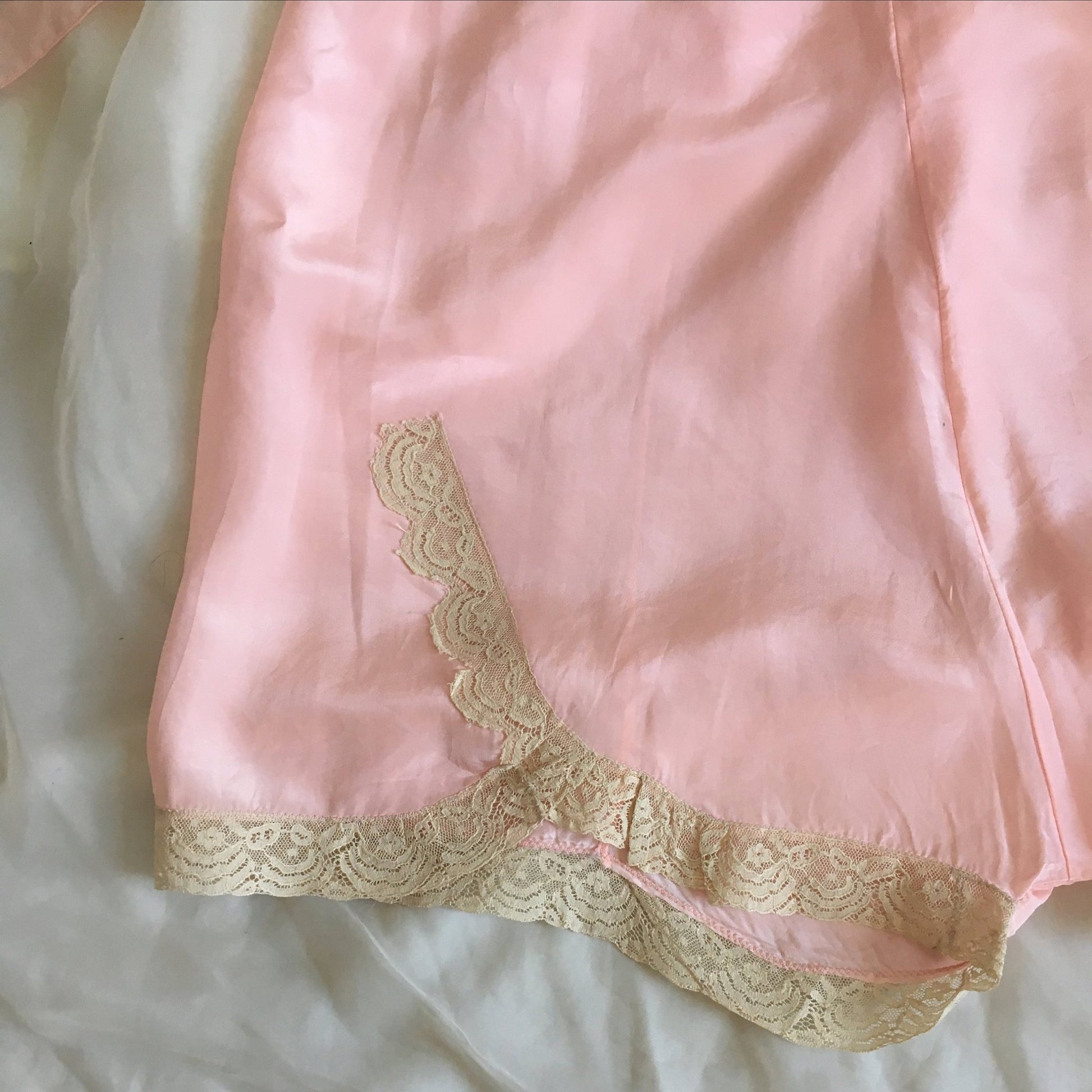 Vintage 1940's Bra & Tap Pants -New in Box | Light Pink Pure Silk with Ecru Lace | New Old Stock | Flapper Lingerie Set | Size M, LG - Daggers & Dames