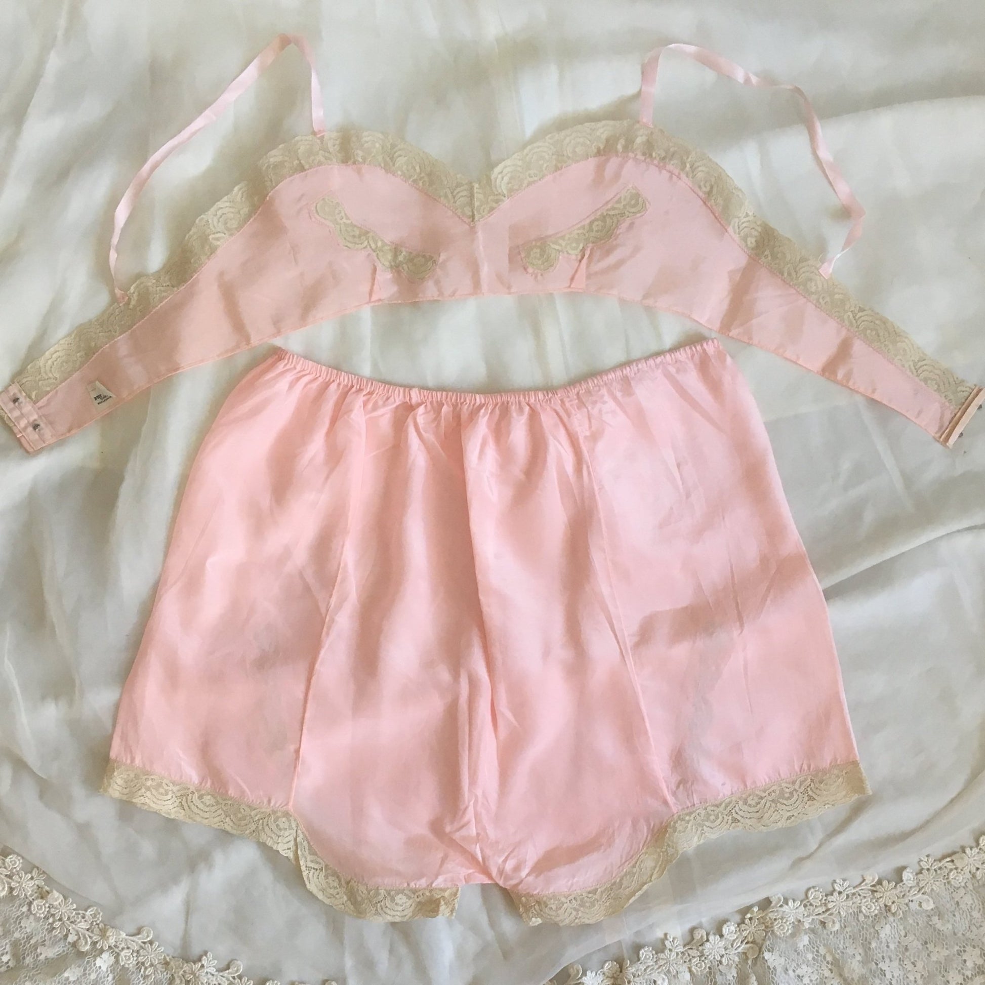 Vintage 1940's Bra & Tap Pants -New in Box | Light Pink Pure Silk with Ecru Lace | New Old Stock | Flapper Lingerie Set | Size M, LG - Daggers & Dames