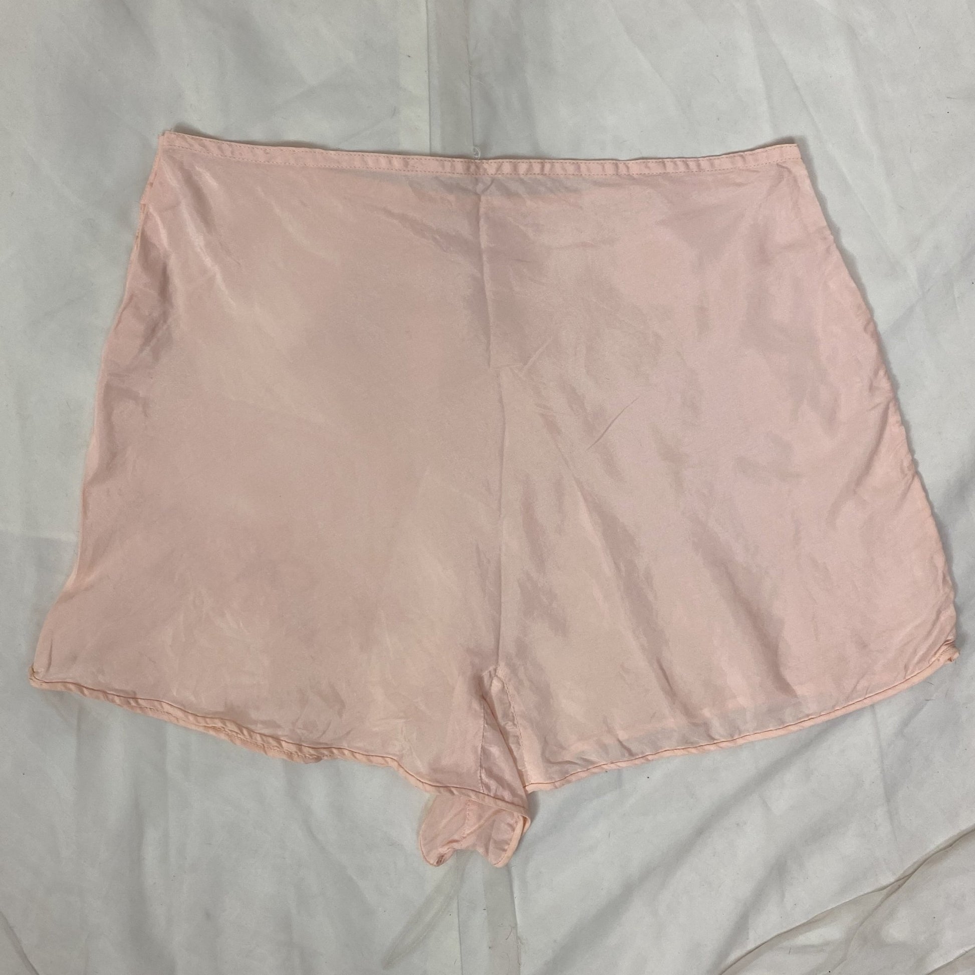 Vintage 1940's Bralette & Tap Pant Lingerie Set | Palest Pink Silk Crepe with Satin Appliques | Size XS, 32 B - Daggers & Dames