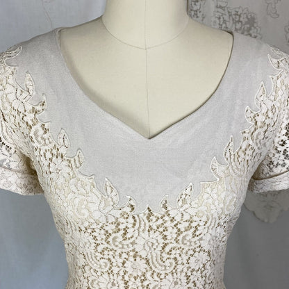 Vintage 1940's Dress | Light Nude Linen with Floral Guipure Lace | Size XS, S - Daggers & Dames