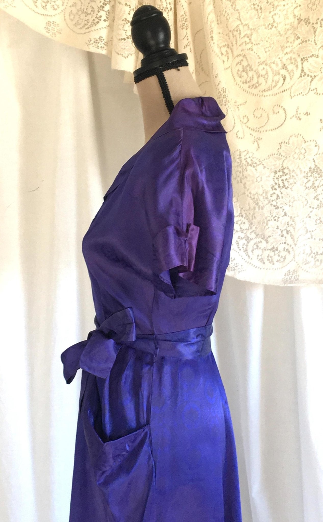 Vintage 1940's Dressing Gown | Cobalt Blue Damask Rayon Satin with Violet Patina | Mode O Day | Boho Maxi Dress | Size S - Daggers & Dames