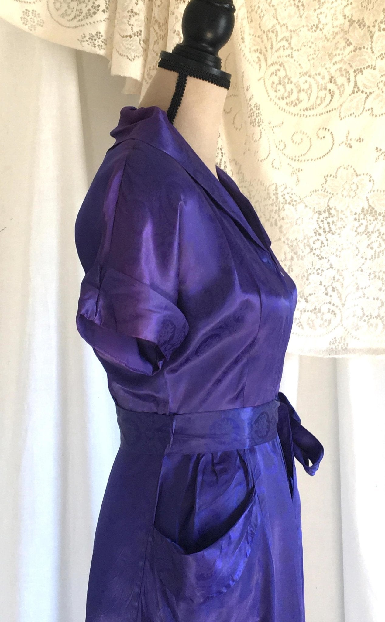 Vintage 1940's Dressing Gown | Cobalt Blue Damask Rayon Satin with Violet Patina | Mode O Day | Boho Maxi Dress | Size S - Daggers & Dames