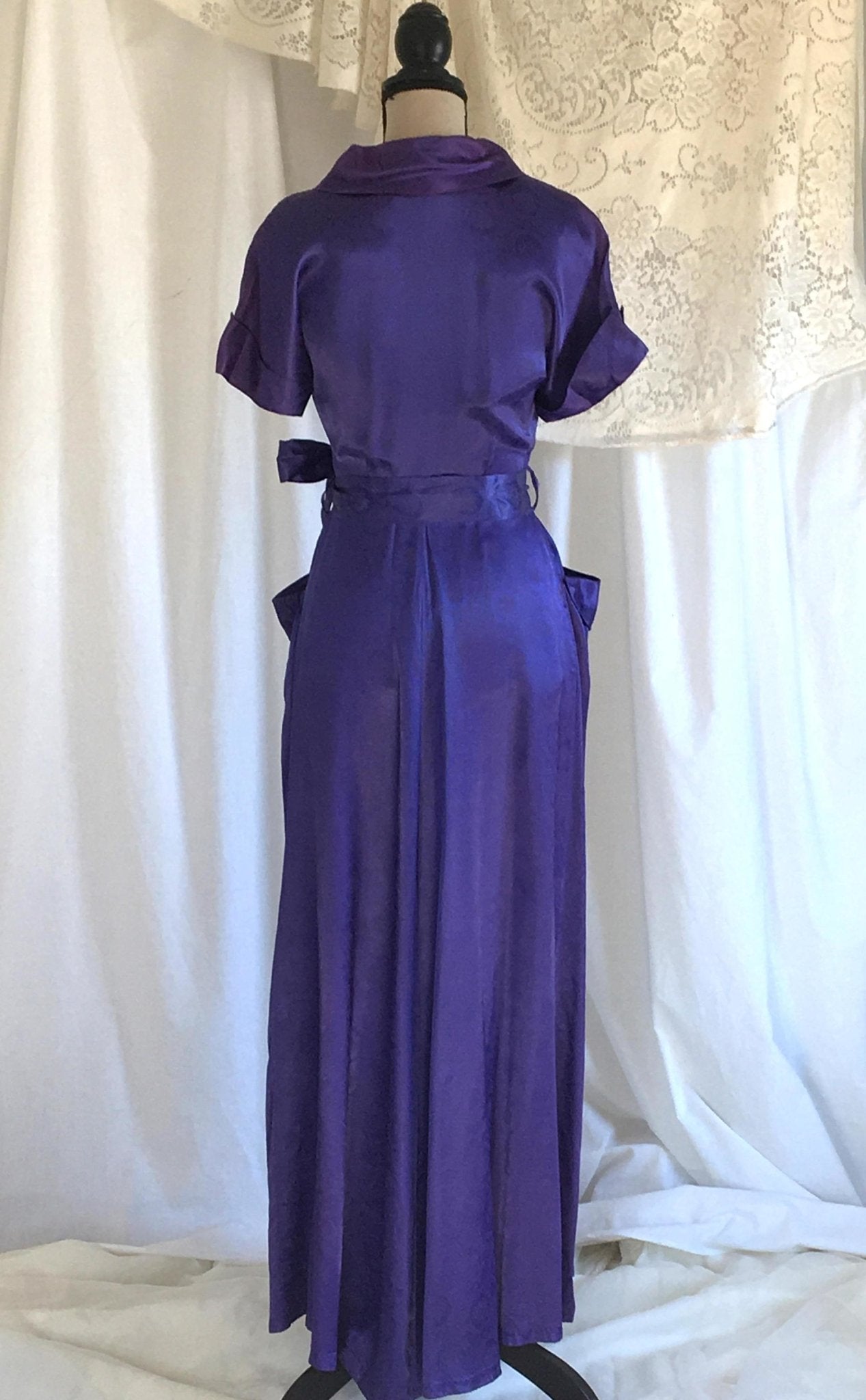 Vintage 1940's Dressing Gown | Cobalt Blue Damask Rayon Satin with Violet Patina | Mode O Day | Boho Maxi Dress | Size S - Daggers & Dames