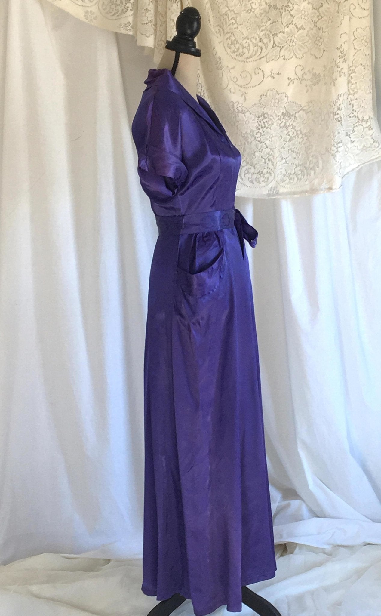 Vintage 1940's Dressing Gown | Cobalt Blue Damask Rayon Satin with Violet Patina | Mode O Day | Boho Maxi Dress | Size S - Daggers & Dames