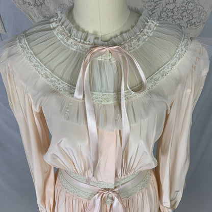 Vintage 1940's Dressing Gown Robe | Creamy Peach Rayon with White Ruched Tulle Yoke & Lace | Size XS, S | Radcliffe - Daggers & Dames