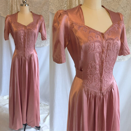 Vintage 1940's Dressing Gown Robe | Deep Blush Pink Satin Charmeuse with Embroidery | Size MED - Daggers & Dames