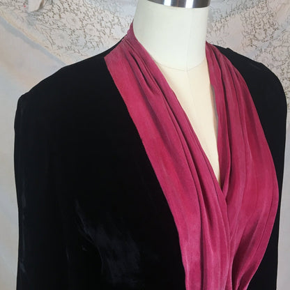 Vintage 1940's Dressing Gown Robe | Inky Black Silk Velvet with Fuchsia Silk | Size SM, MED, LG - Daggers & Dames