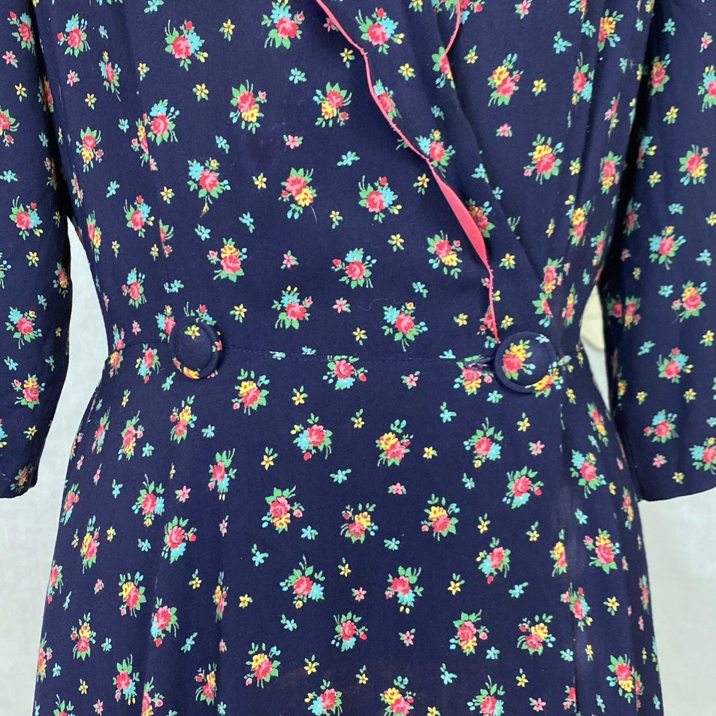 Vintage 1940's Dressing Gown Robe | Navy Blue Brushed Rayon with Floral Print | Size M, LG | Kamore - Daggers & Dames