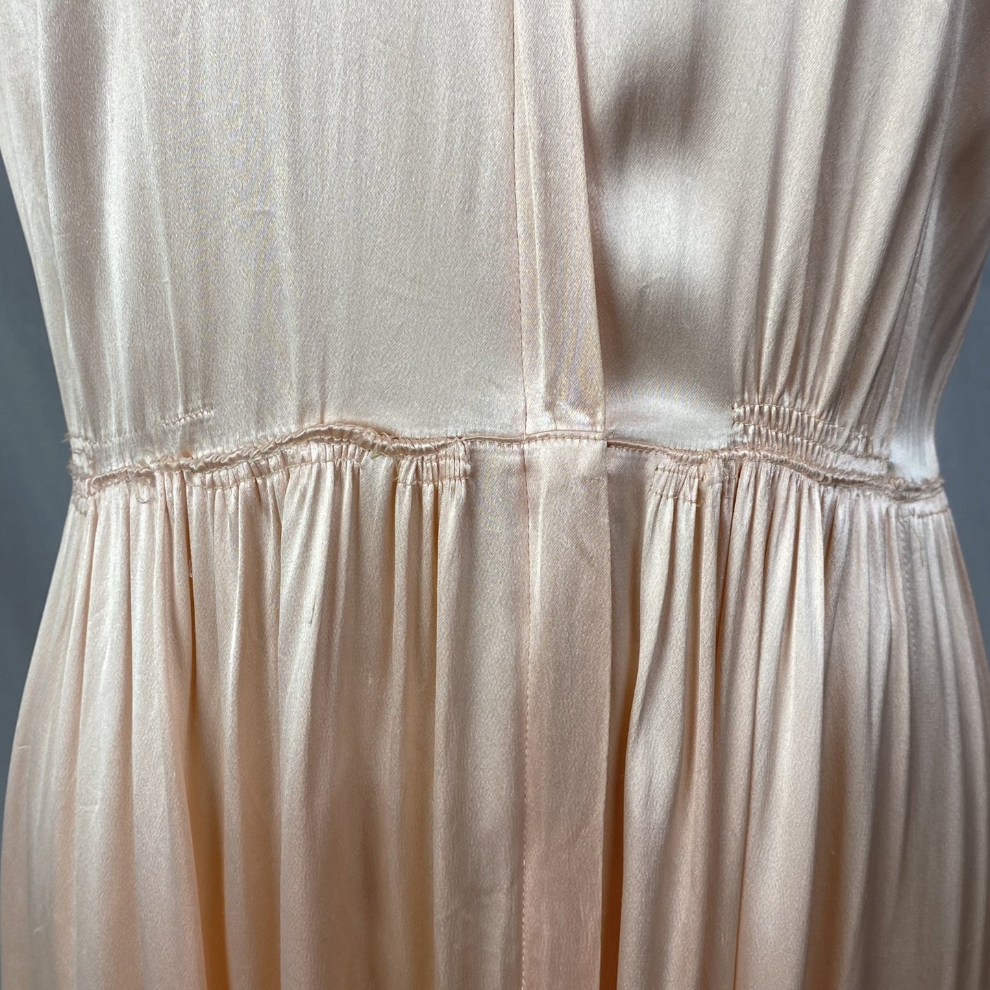 Vintage 1940's Dressing Gown Robe | Rich Dusty Rose Pink Rayon Satin Charmeuse with Nude Embroidered Lace | Size M - Daggers & Dames