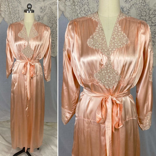 Vintage 1940's Dressing Gown Robe | Rose Peach Rayon Satin with Ivory Alençon Lace | Size XS, S - Daggers & Dames