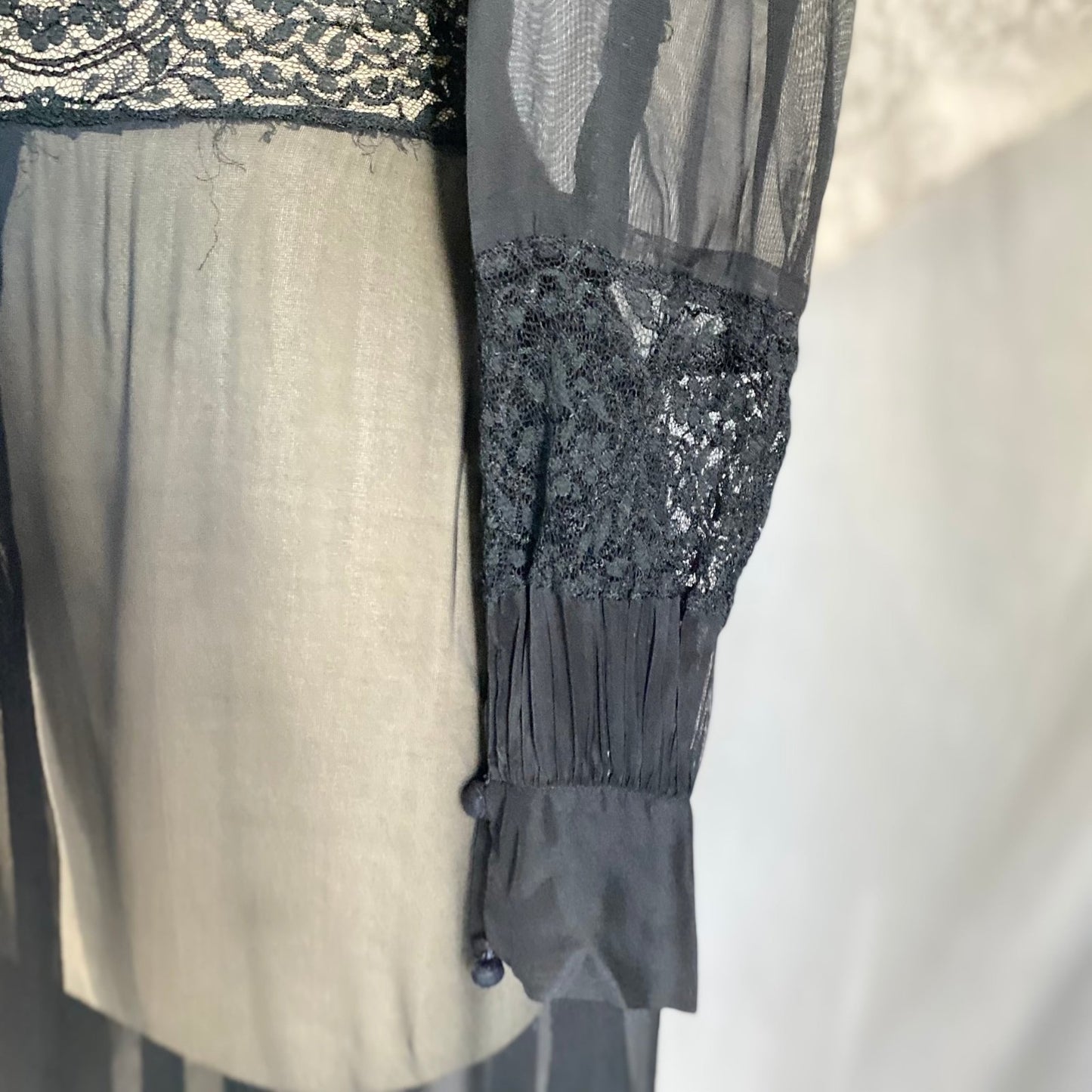 Vintage 1940's Dressing Gown Robe | Sheer Black Silk Chiffon with Chantilly Lace | Size XS - Daggers & Dames