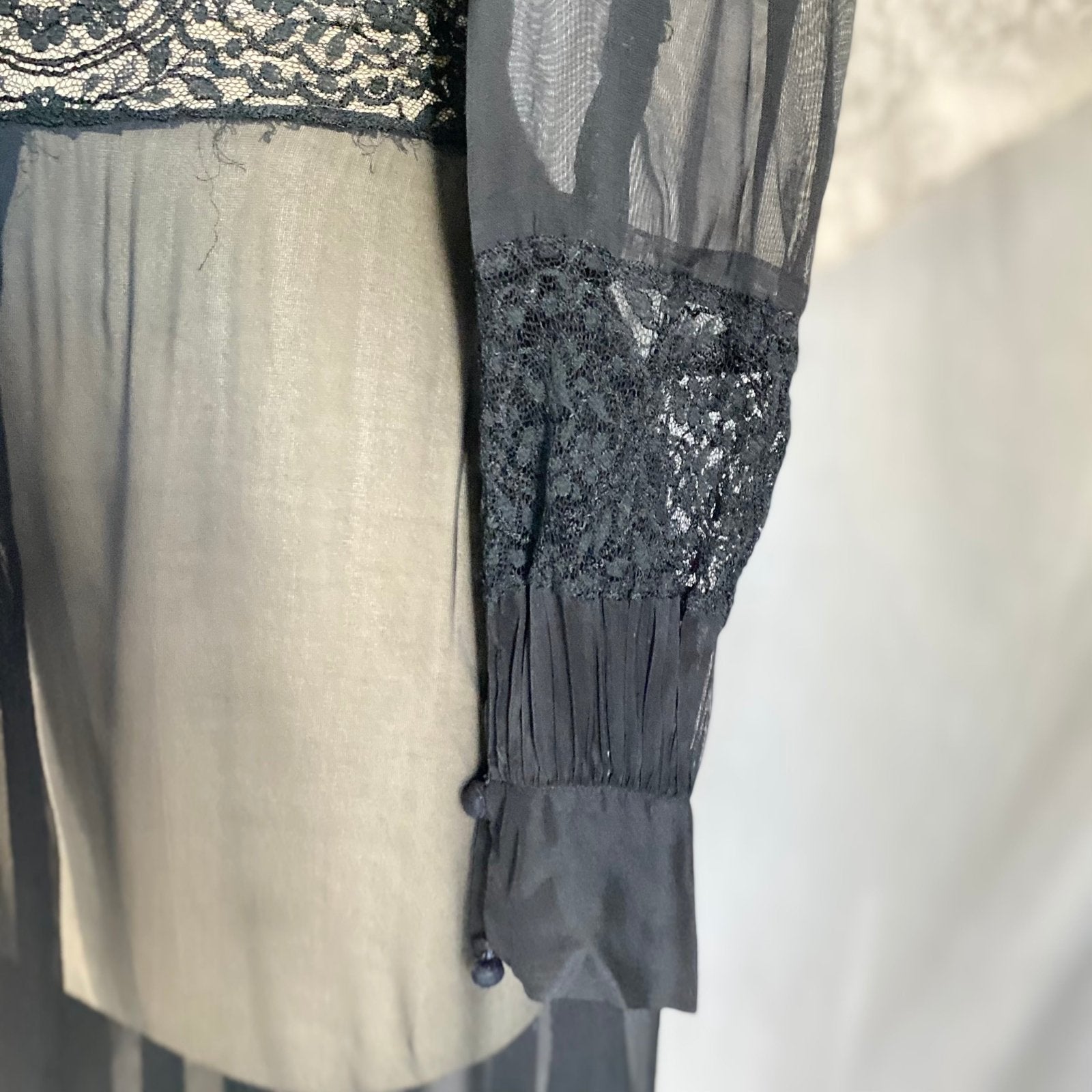 Vintage 1940's Dressing Gown Robe | Sheer Black Silk Chiffon with Chantilly Lace | Size XS - Daggers & Dames