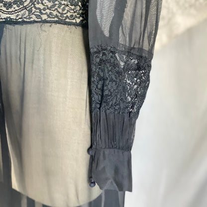 Vintage 1940's Dressing Gown Robe | Sheer Black Silk Chiffon with Chantilly Lace | Size XS - Daggers & Dames