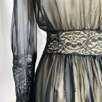Vintage 1940's Dressing Gown Robe | Sheer Black Silk Chiffon with Chantilly Lace | Size XS - Daggers & Dames