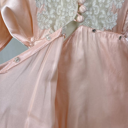 Vintage 1940's Dressing Gown Robe | Tea Rose Pink Rayon Satin with Alençon Lace | Size XS - Daggers & Dames