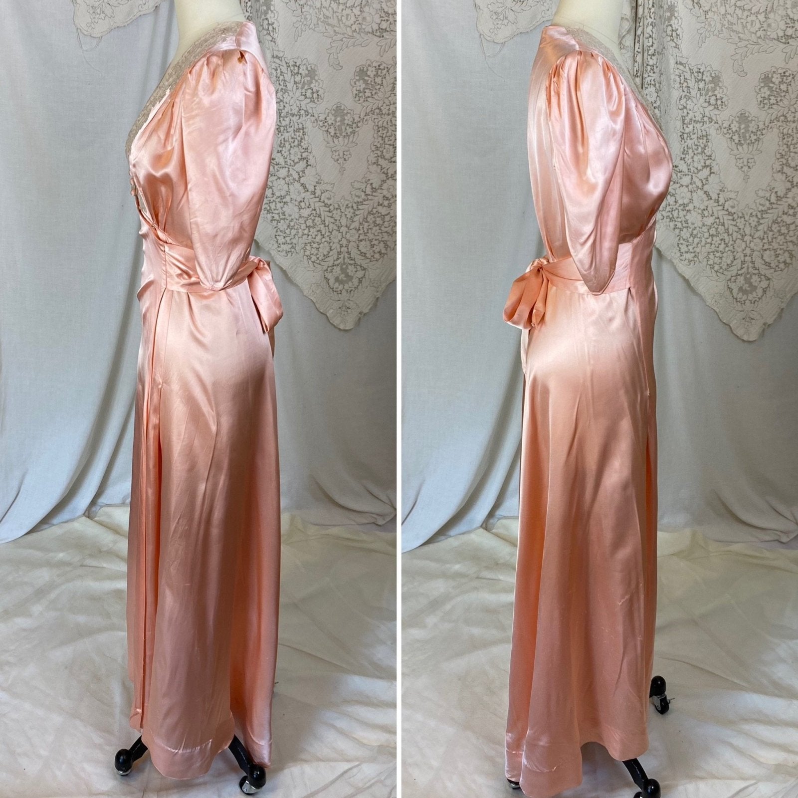 Vintage 1940's Dressing Gown Robe | Tea Rose Pink Rayon Satin with Alençon Lace | Size XS - Daggers & Dames