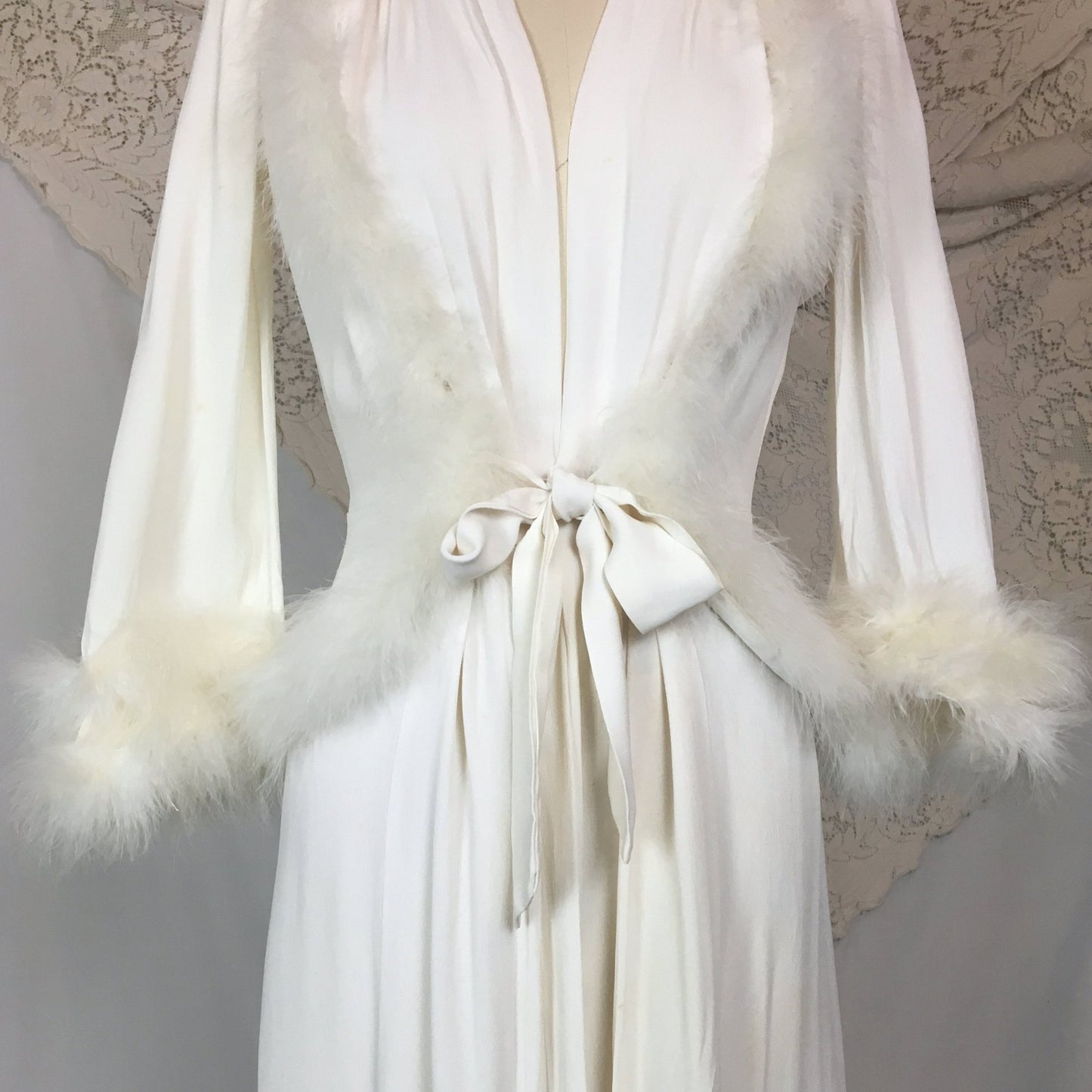 Vintage 1940's Dressing Gown Robe | White Rayon Crepe with Marabou Feathers | Size XS, S - Daggers & Dames