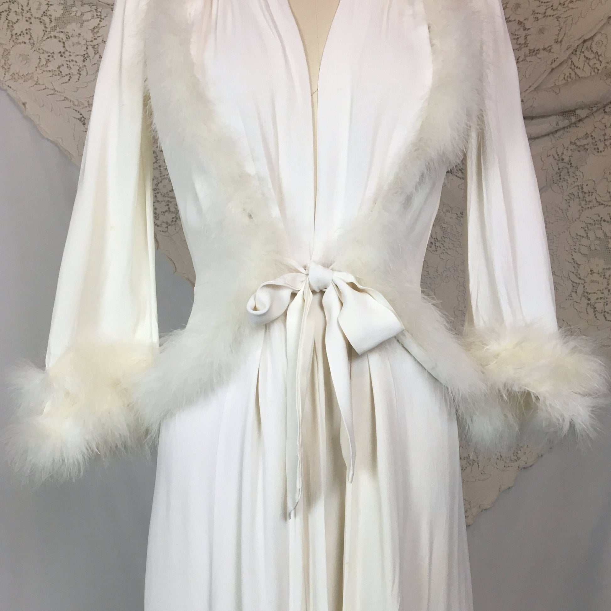 Vintage 1940's Dressing Gown Robe | White Rayon Crepe with Marabou Feathers | Size XS, S - Daggers & Dames