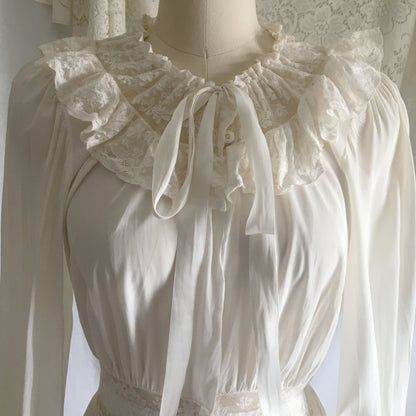 Vintage 1940's Dressing Gown Robe | White Rayon with Lace & Ruffles | Radcliffe Lingerie | Size XS, S - Daggers & Dames
