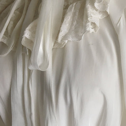 Vintage 1940's Dressing Gown Robe | White Rayon with Lace & Ruffles | Radcliffe Lingerie | Size XS, S - Daggers & Dames