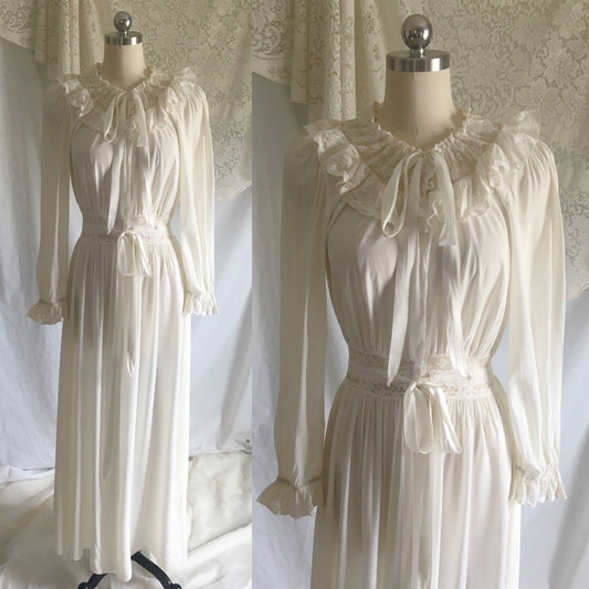 Vintage 1940's Dressing Gown Robe | White Rayon with Lace & Ruffles | Radcliffe Lingerie | Size XS, S - Daggers & Dames