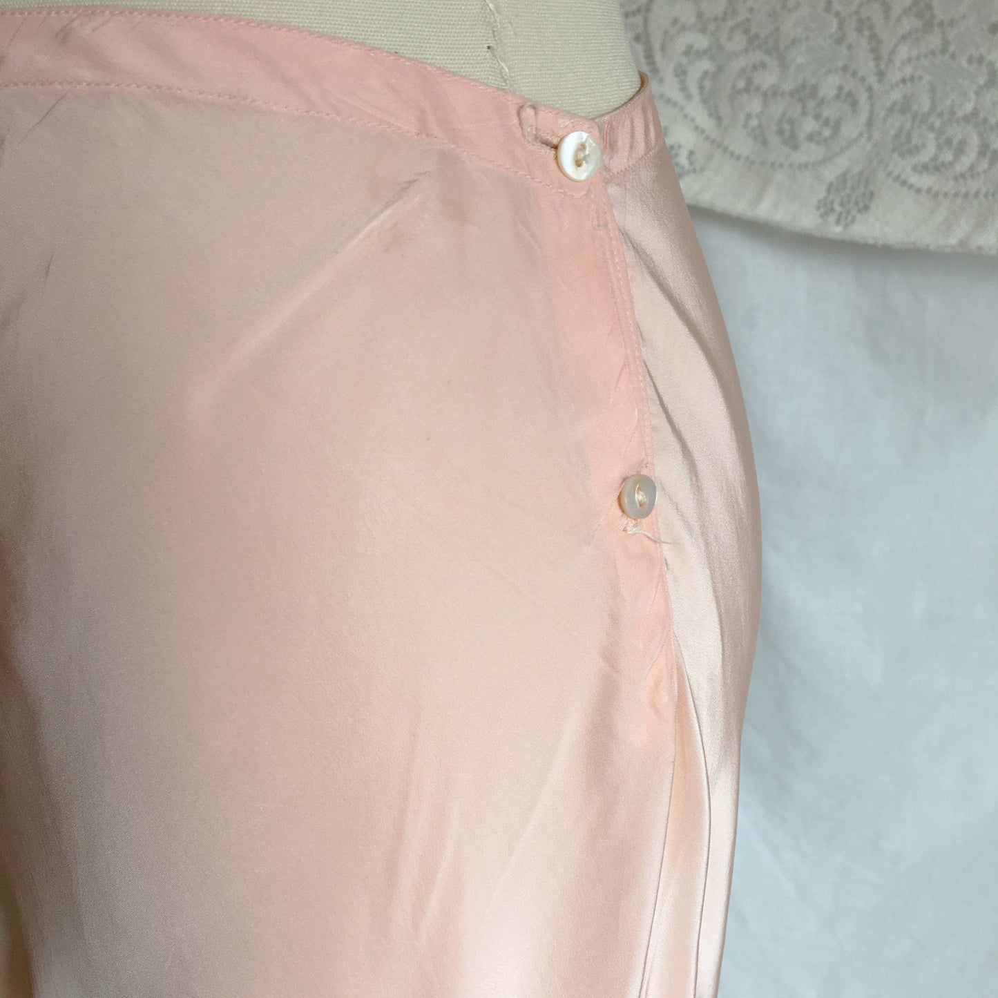 Vintage 1940's Half Slip | Pale Pink Rayon Satin with Embroidered Chiffon Hem | Fray Pruf | Size SM, M - Daggers & Dames