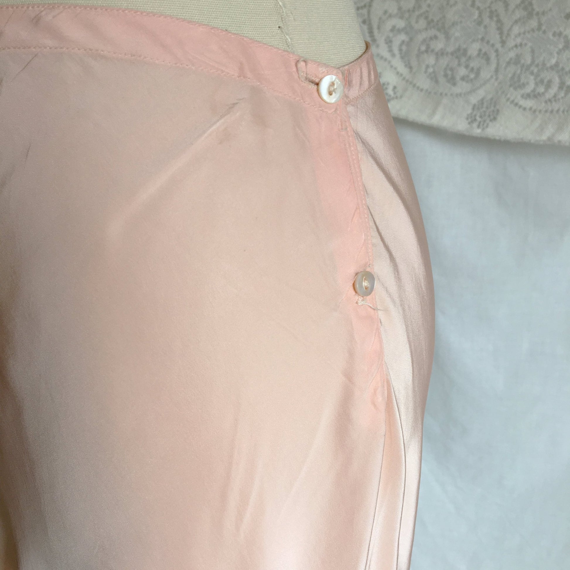 Vintage 1940's Half Slip | Pale Pink Rayon Satin with Embroidered Chiffon Hem | Fray Pruf | Size SM, M - Daggers & Dames